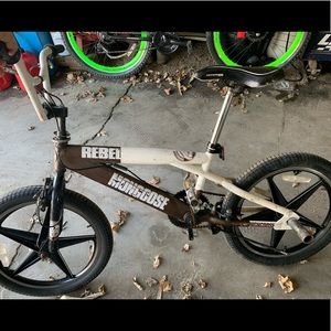 avigo fallout bike